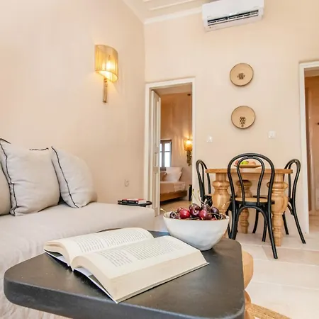 Tatil Evi 4twaves Pyrgos House -near The Square Platanos *