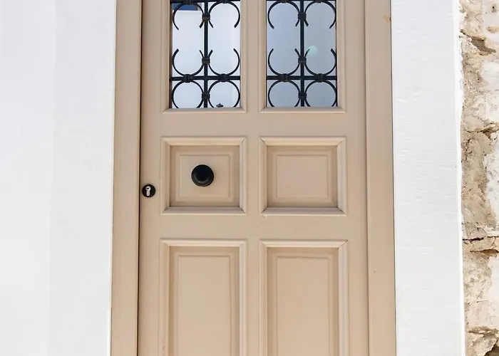 4twaves Pyrgos House -near The Square Platanos