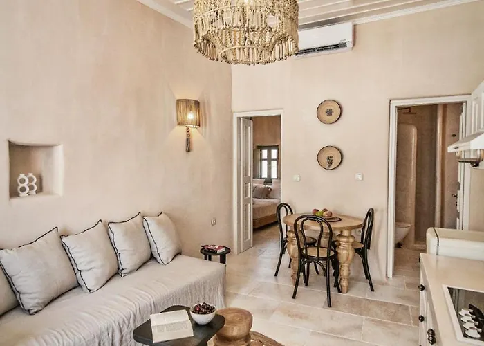 4twaves Pyrgos House -near The Square Platanos